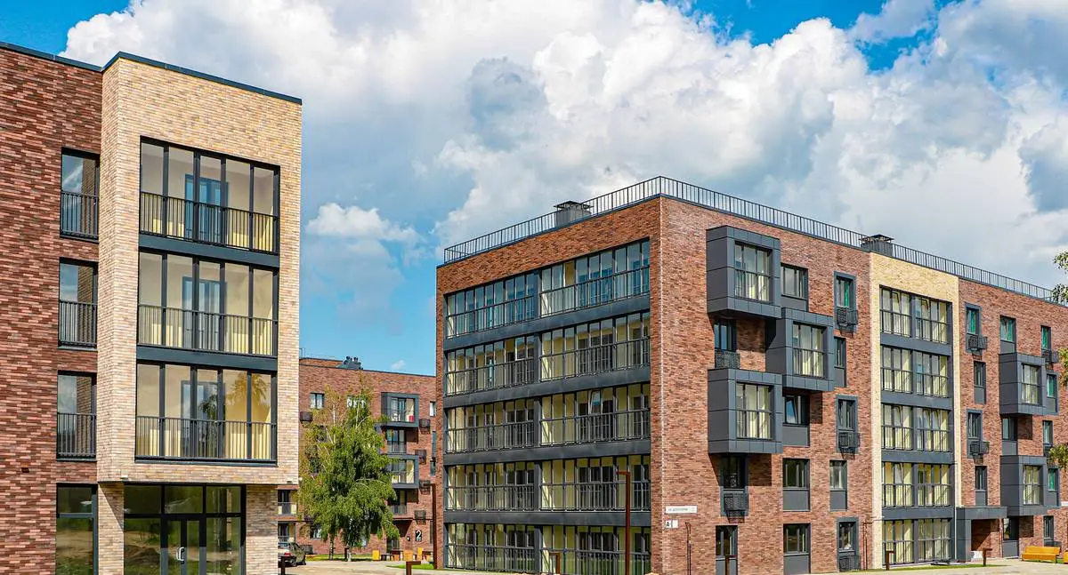 Многоквартирные жилые дома на улице Долголетия