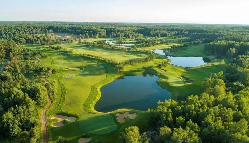 Гольф-поле Crystal Lakes Golf Club